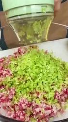 Multifunctional vegetable cutter